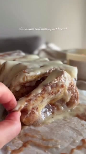 Cinnamon Roll Pull-Apart Bread