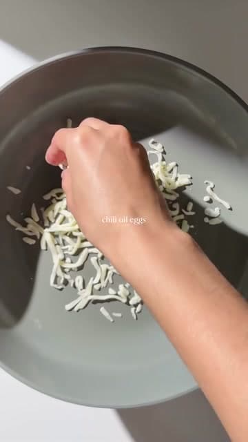 Crispy Cheese Chili Eggs