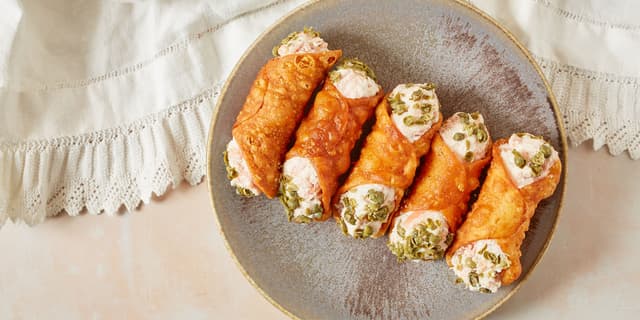 Savoury cannoli with Parma Ham mousse